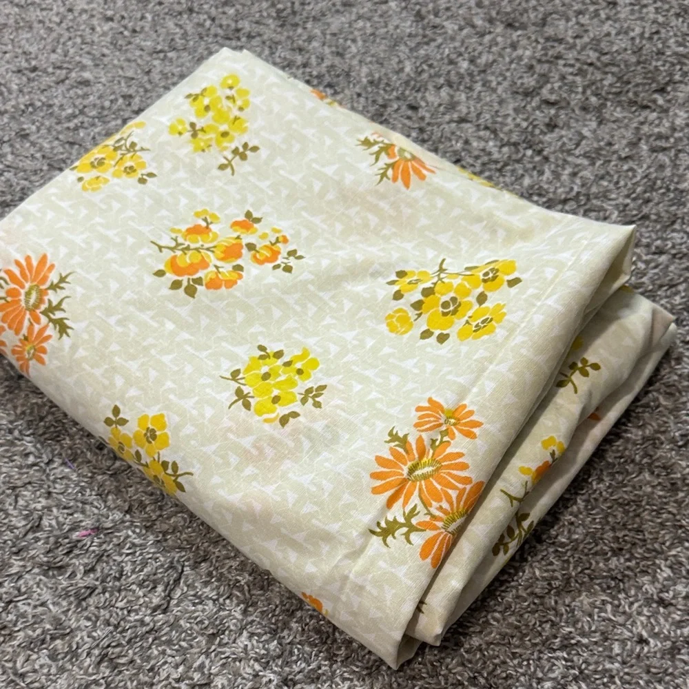 Springmaid Marvelaire Vintage Standard Top Sheet Daisy Factory Folds
